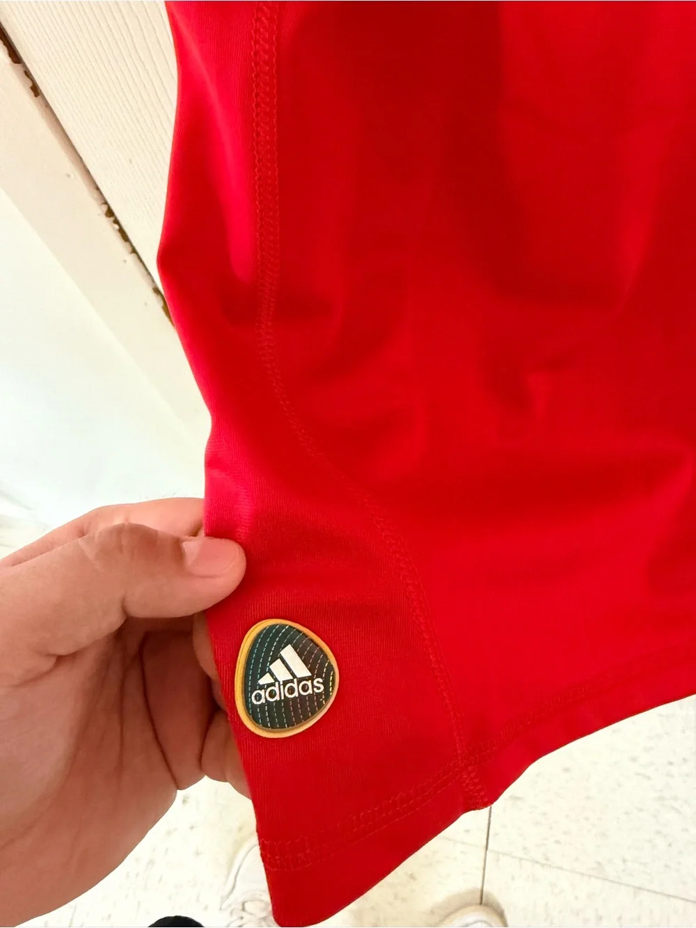Spain 2010 World Cup Final Home Jersey – #6 Andrés Iniesta size L